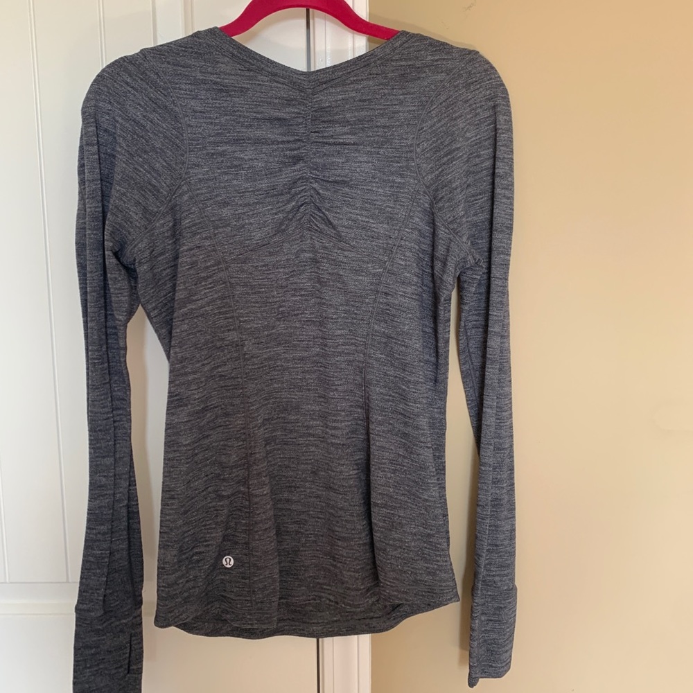 Lululemon top